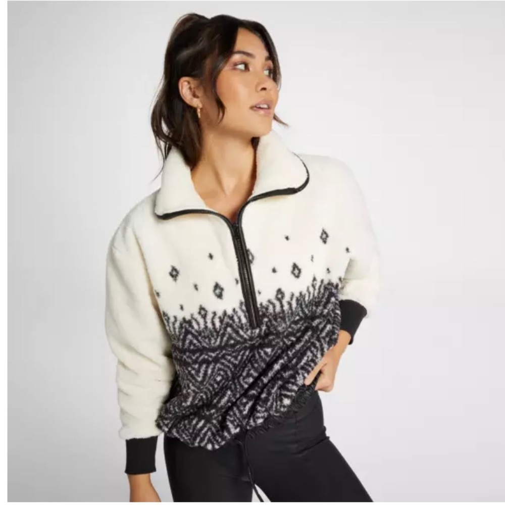 Calia tipped 1/2 zip Sherpa pull over ivory geo print